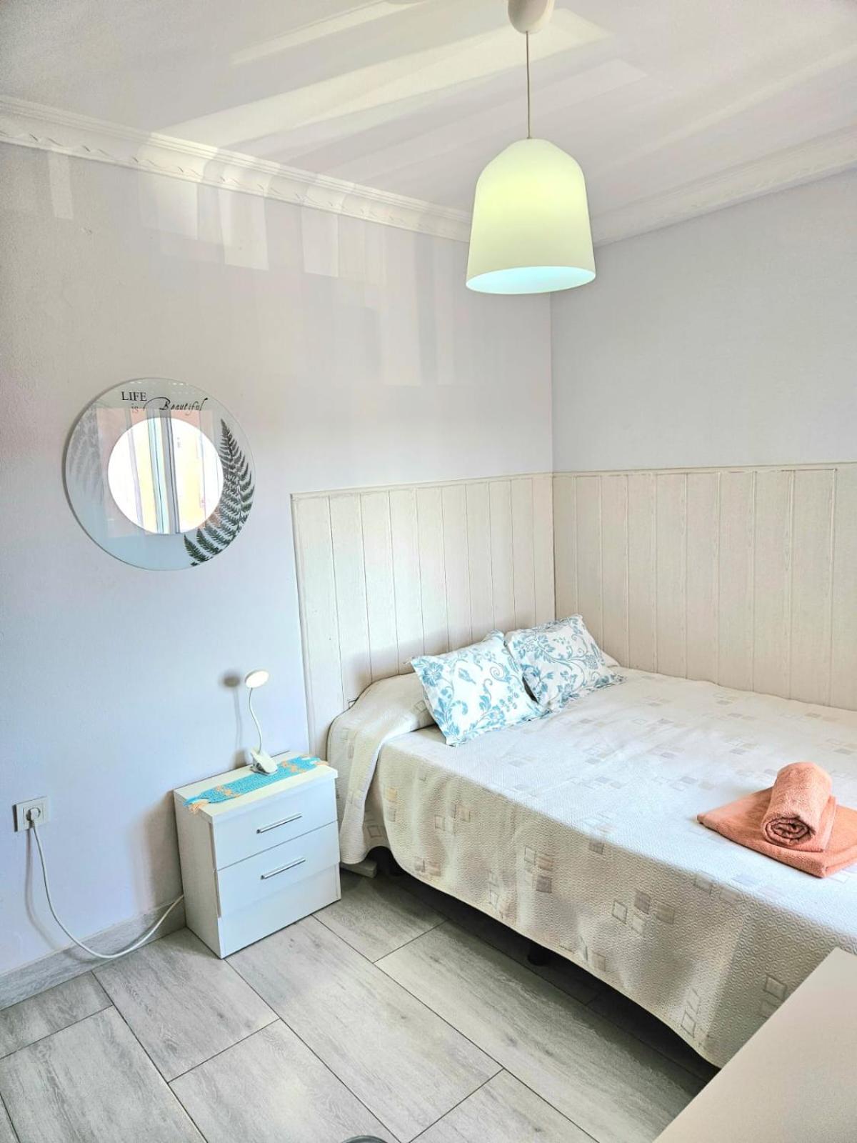 Hotel Habitacion Privada A 15 Min De La Playa/Piso Huelva Esterno foto