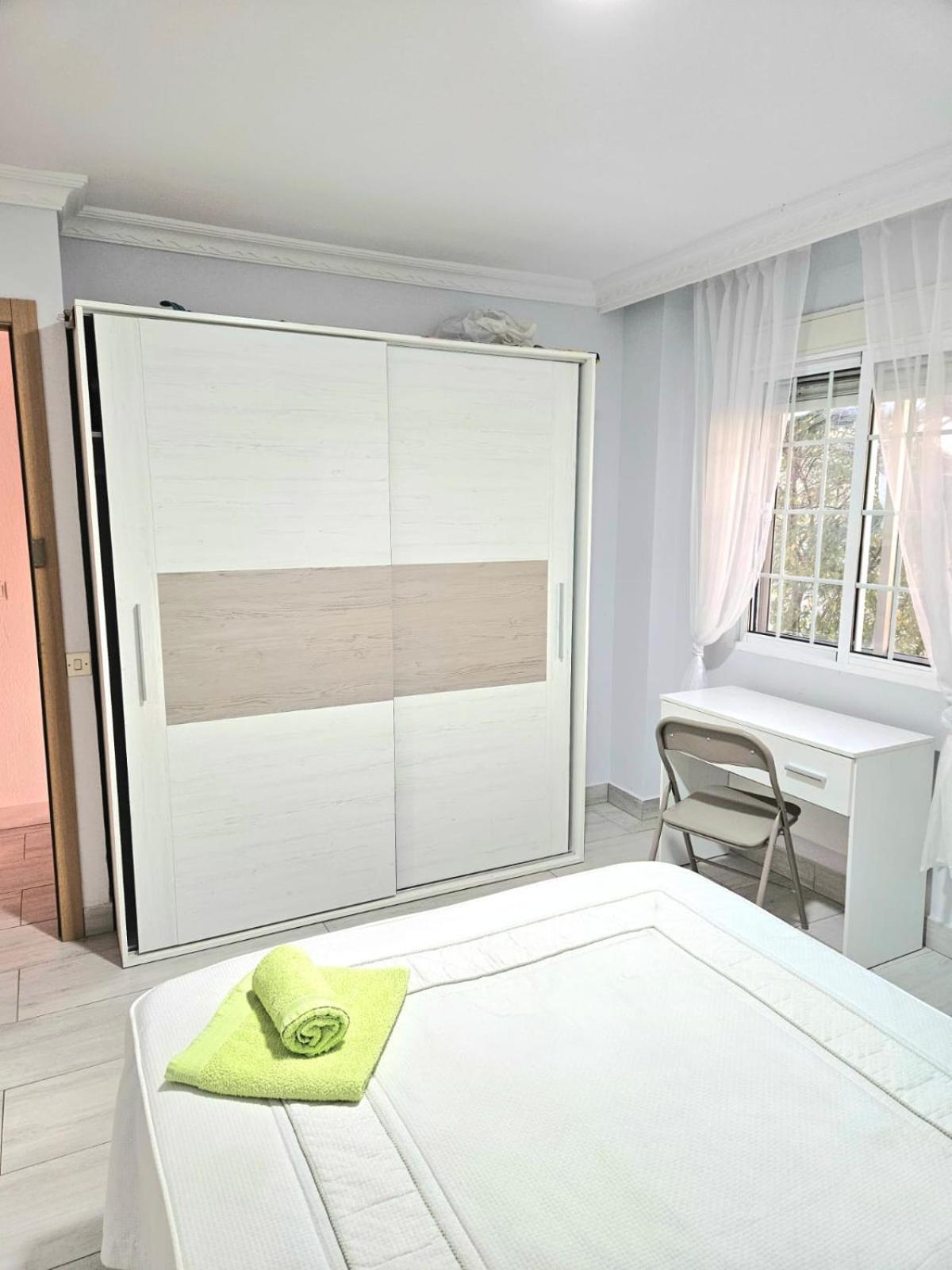 Hotel Habitacion Privada A 15 Min De La Playa/Piso Huelva Esterno foto